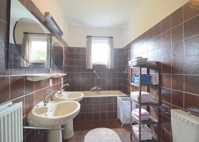 別荘 In Sittard With Pool